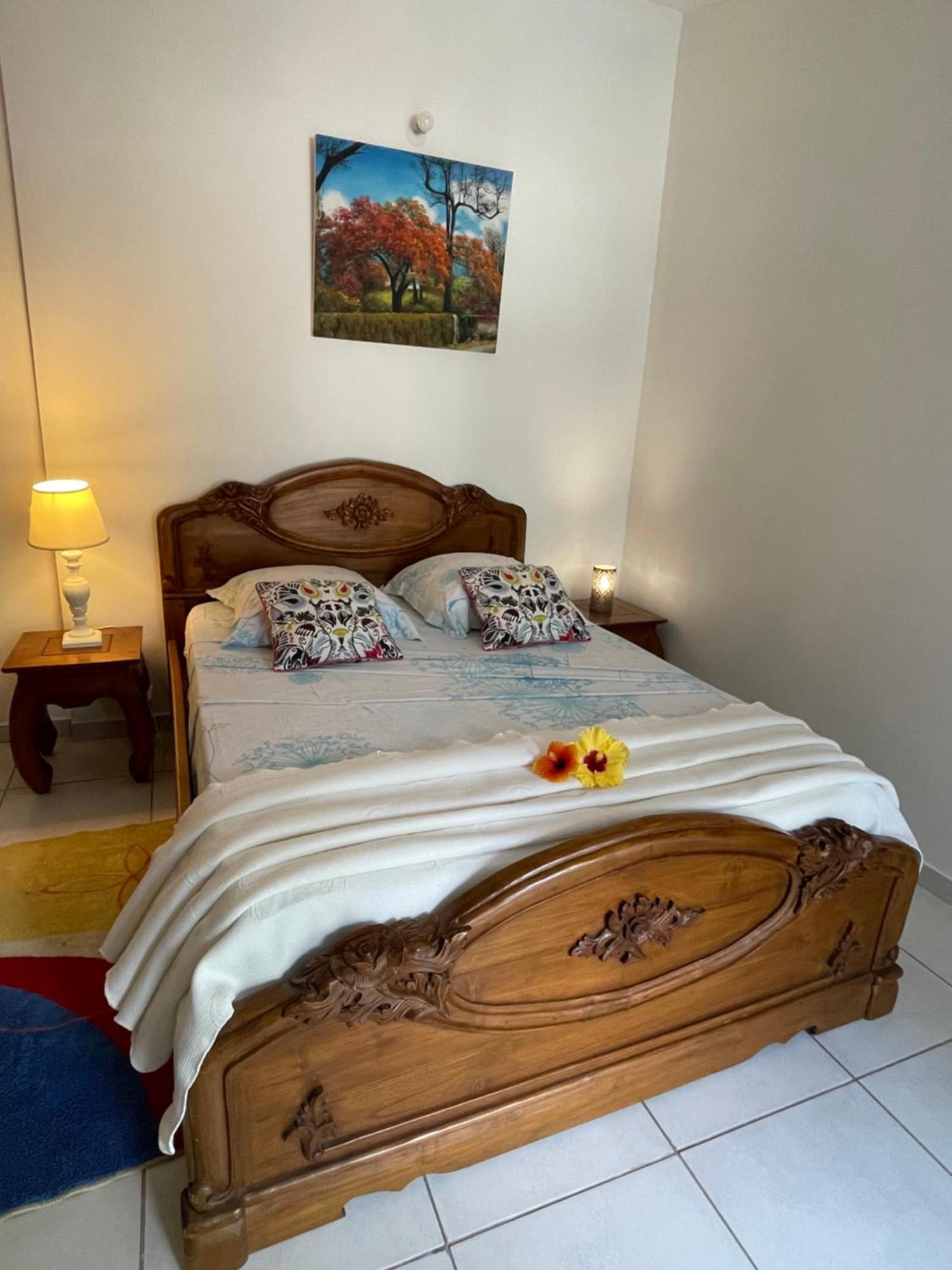 Adenora Bed & Breakfast Saint-Joseph Bagian luar foto