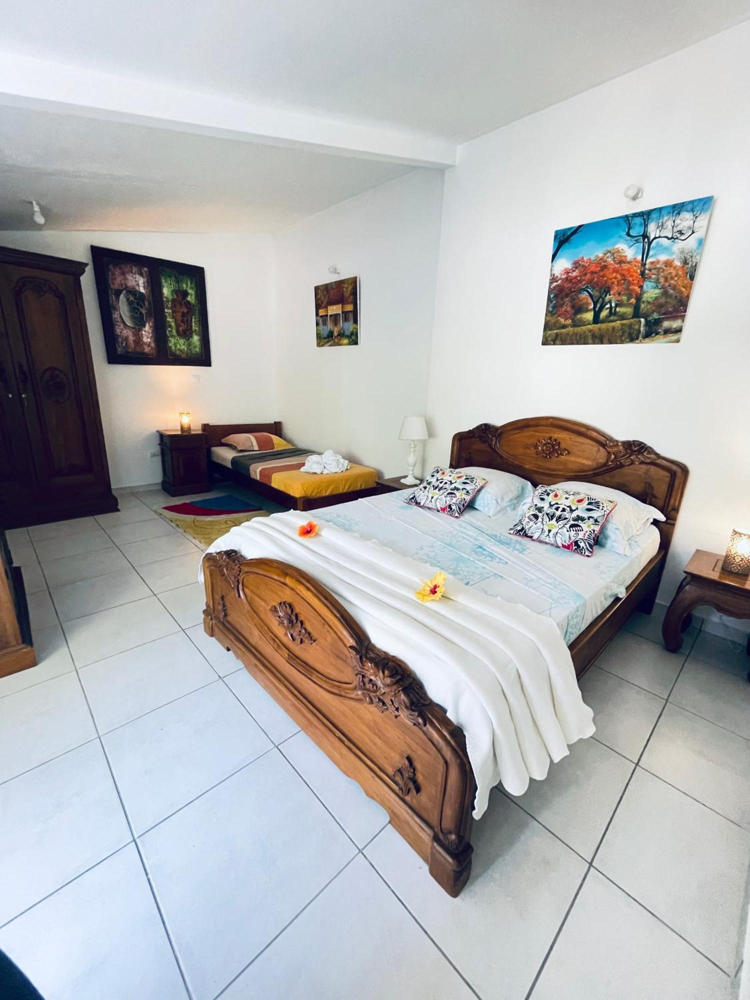 Adenora Bed & Breakfast Saint-Joseph Bagian luar foto